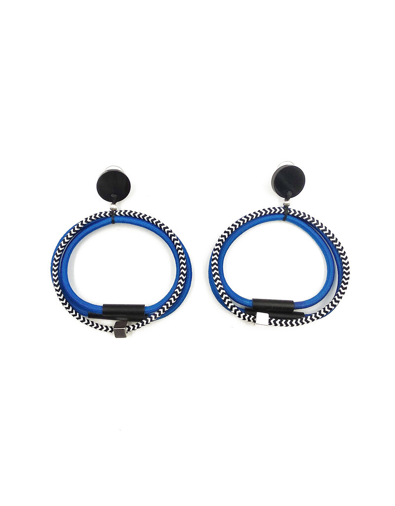 Christina Brampti Loop aluminium tube cube E