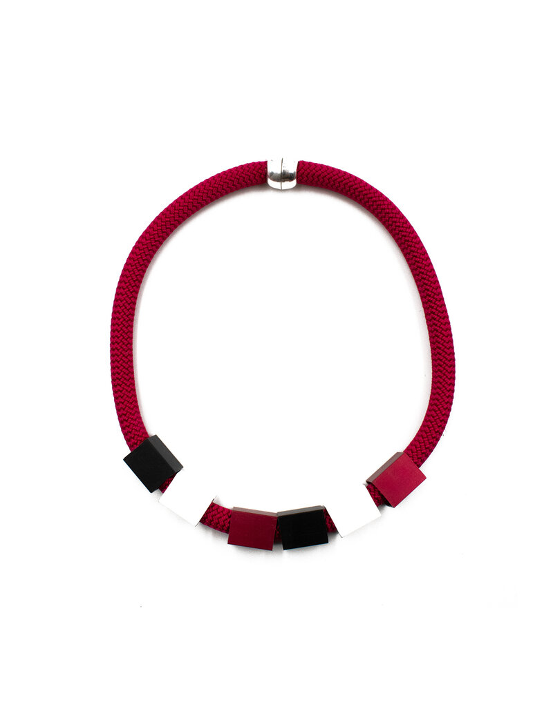 Christina Brampti Single layer metal cube N