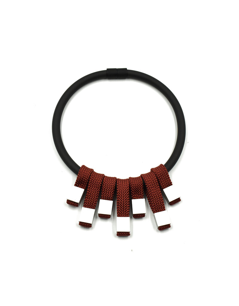 Christina Brampti Flat cord square bead N