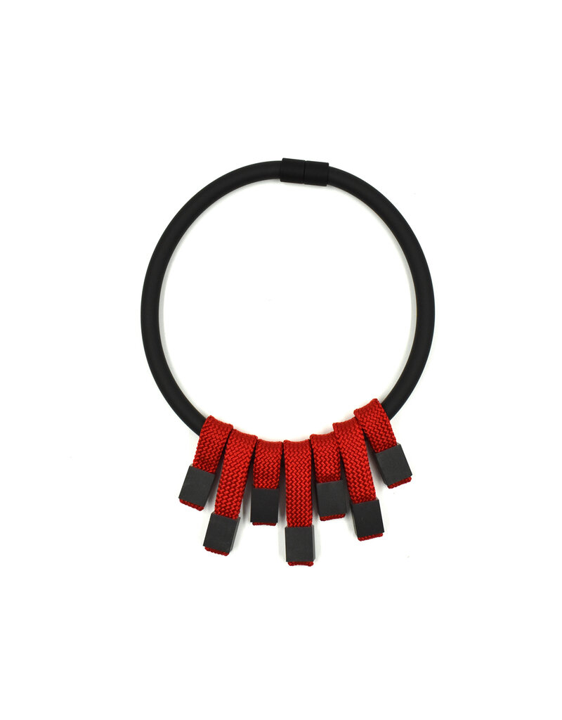 Christina Brampti Flat cord square bead N
