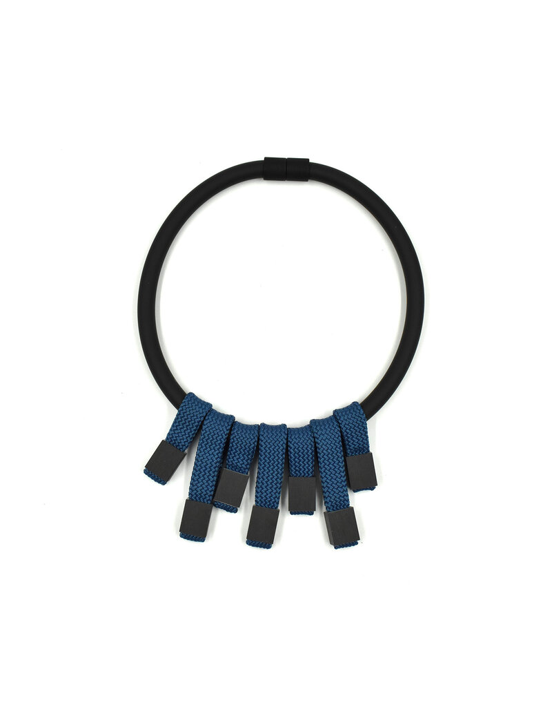 Christina Brampti Flat cord square bead N