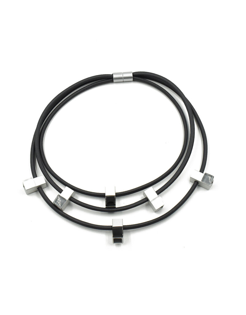 Christina Brampti Circular web square bead N