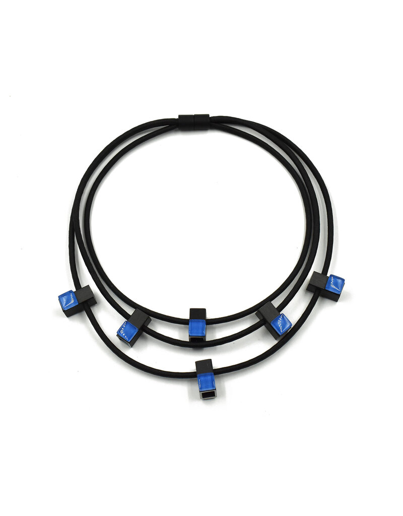 Christina Brampti Circular web square bead N