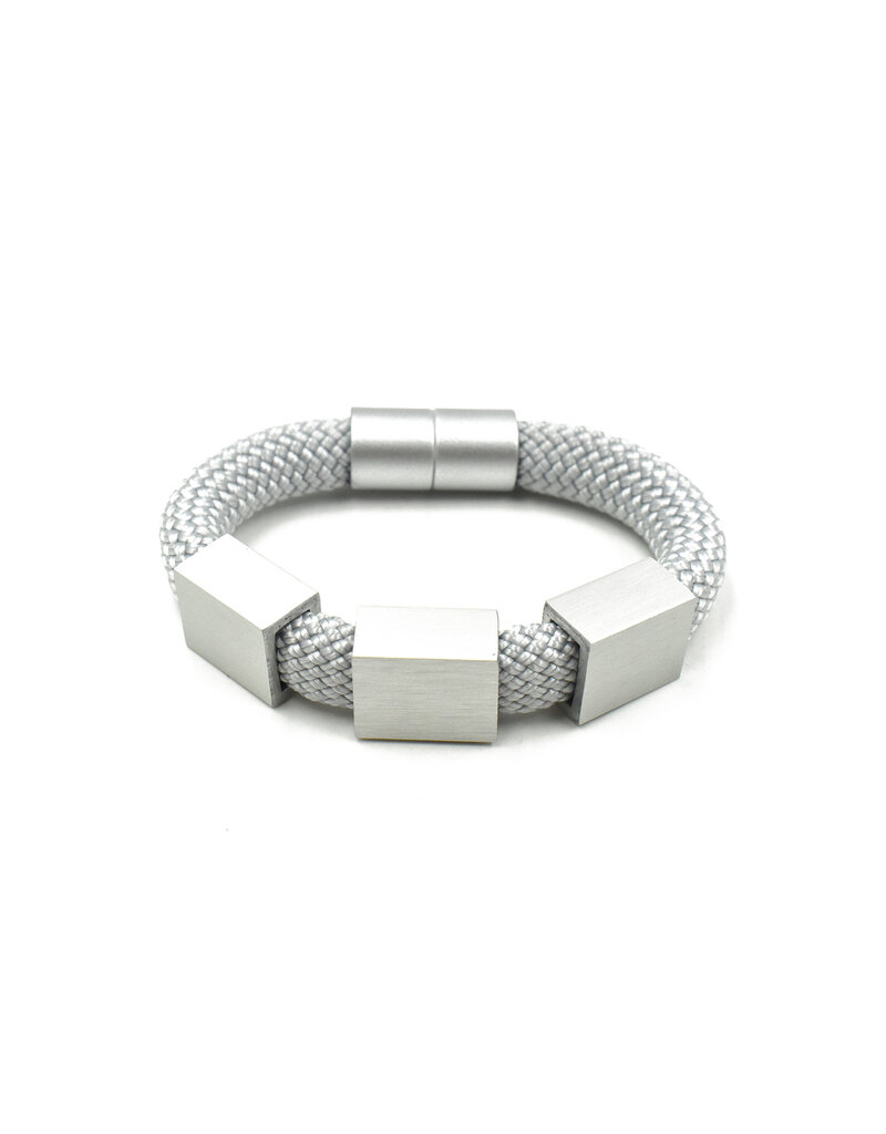 Christina Brampti Triple alumin cubes B