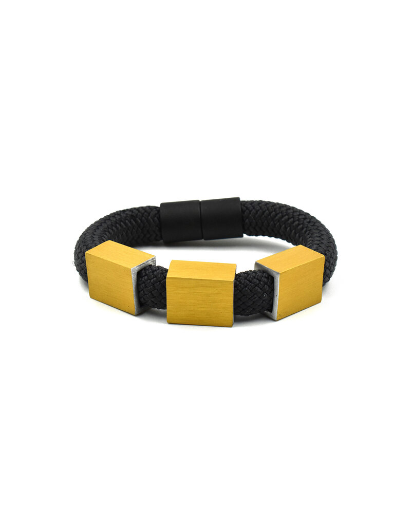 Christina Brampti Triple alumin cubes B