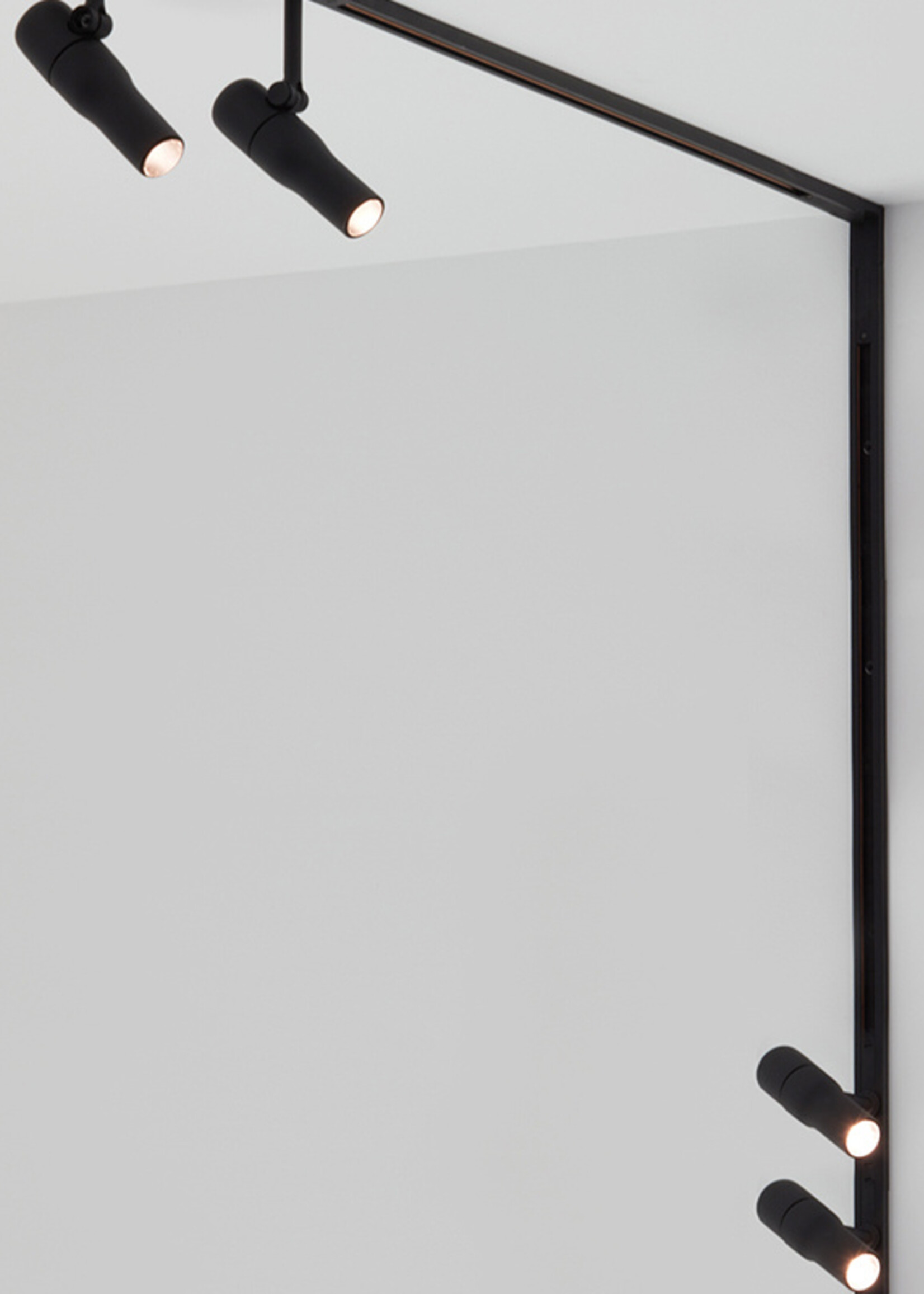 FLOS Zero Track
