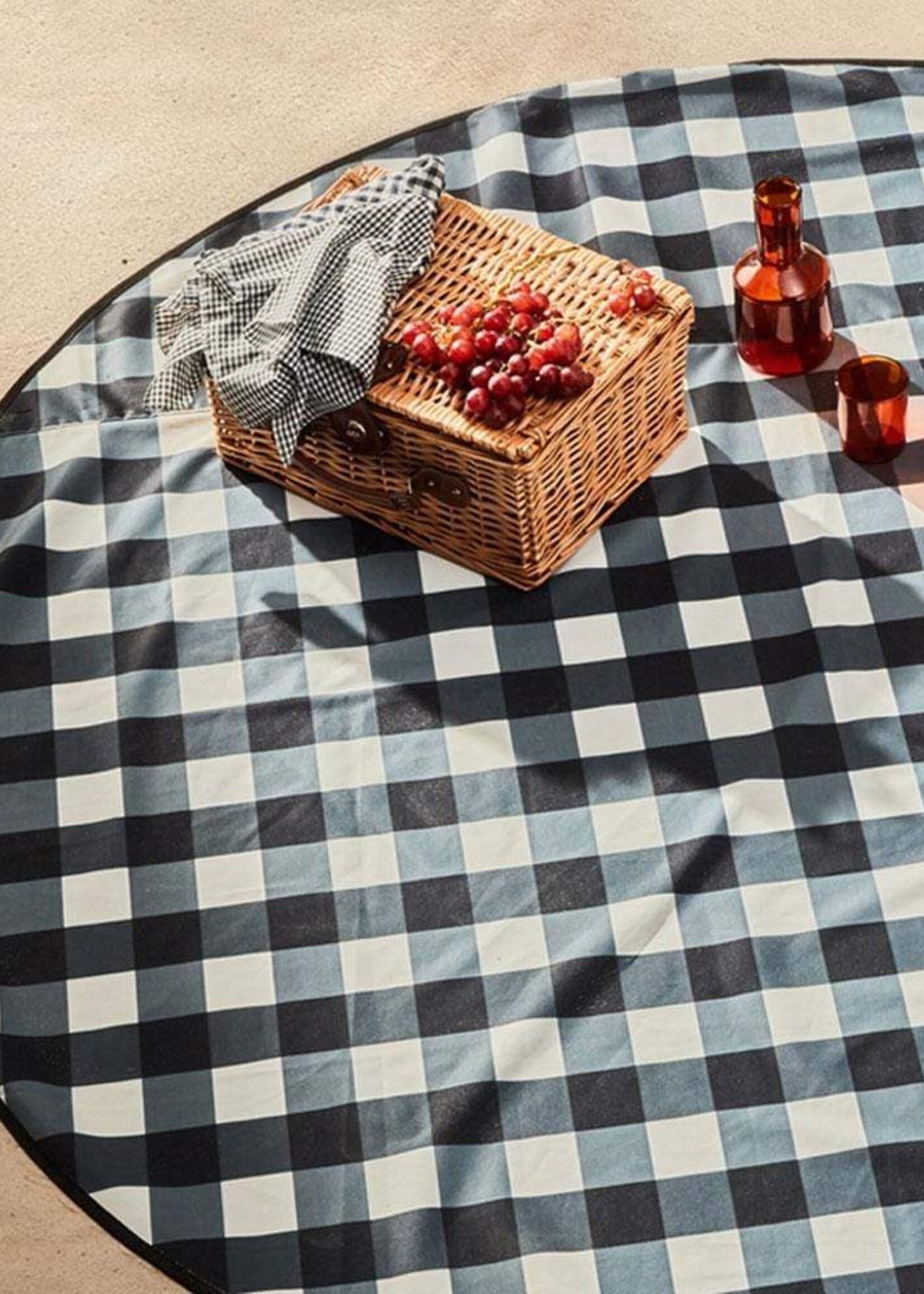 Basil Bangs Love Rugs