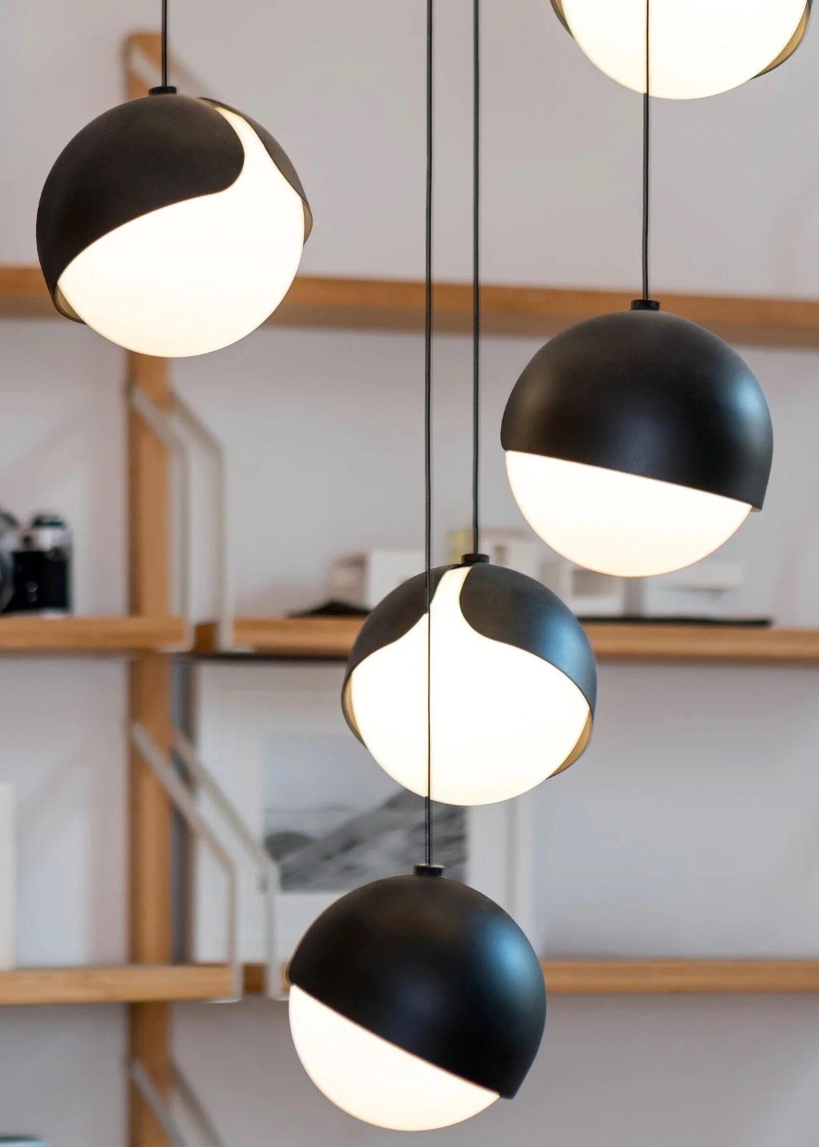 Anony Ohm. 07 Chandelier