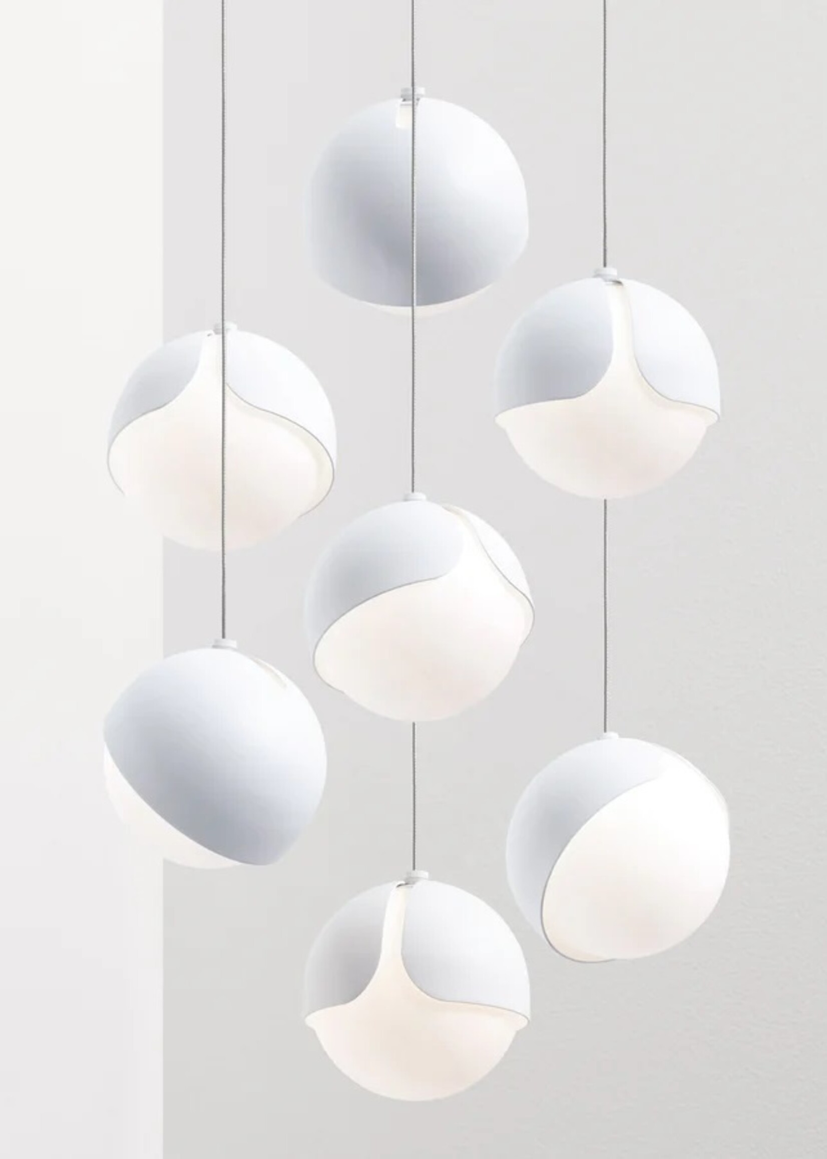 Anony Ohm. 07 Chandelier
