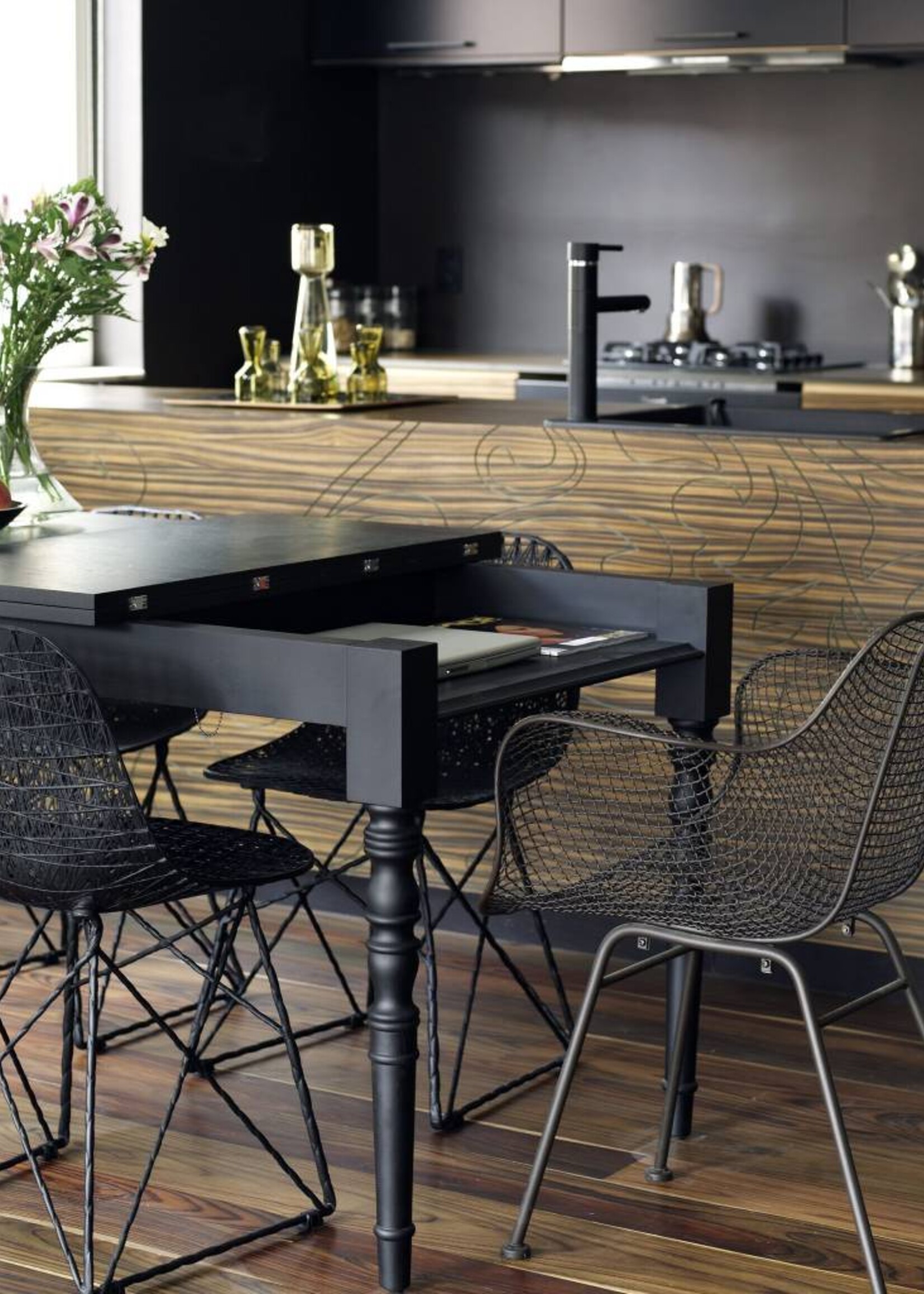 Moooi Mobilier Carbon Chair