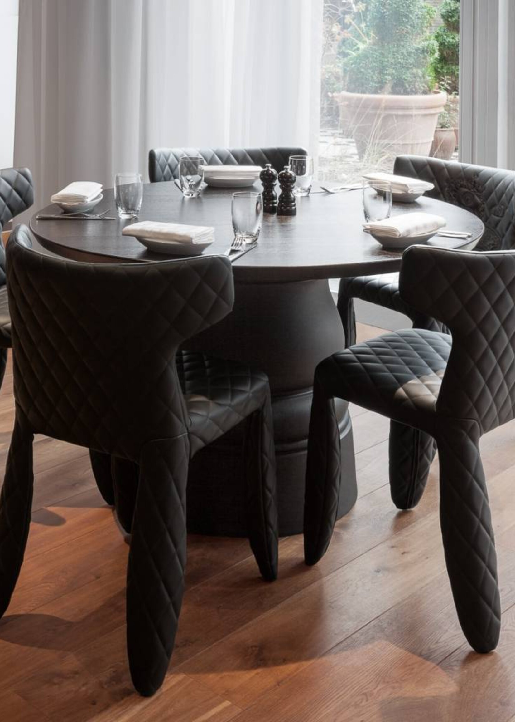 Moooi Mobilier Monster Chair