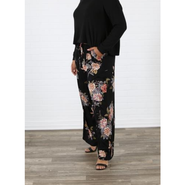 Angie Angie Pants with Button Detail On Pockets (B9344)