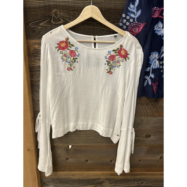 In Three’s Embroidery Dreams