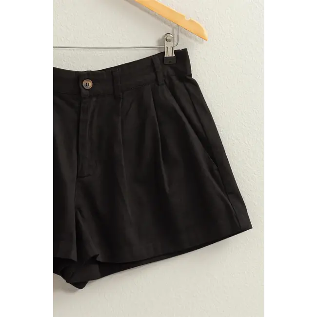 Double Zero Double Zero Pleated Shorts (DZ24A338)