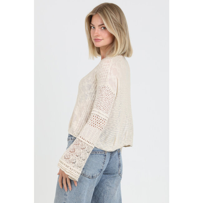 Angie Angie Bell Sleeve Light Weight Pullover (XHQ88)