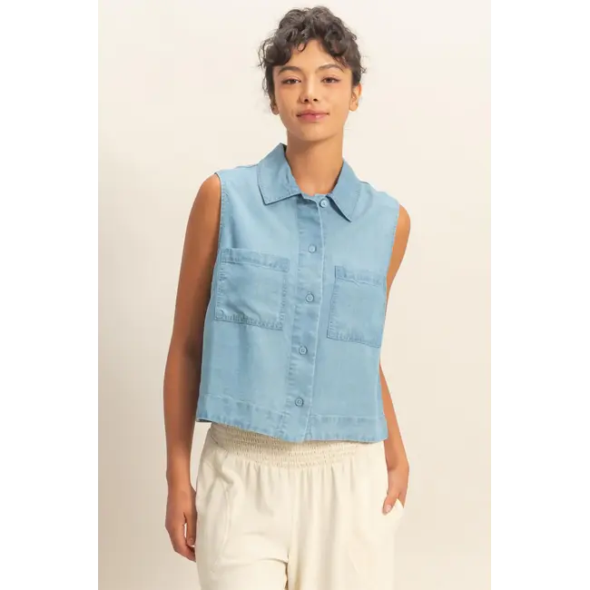 Double Zero Sleeveless Button-Up Top (DZ26C351)
