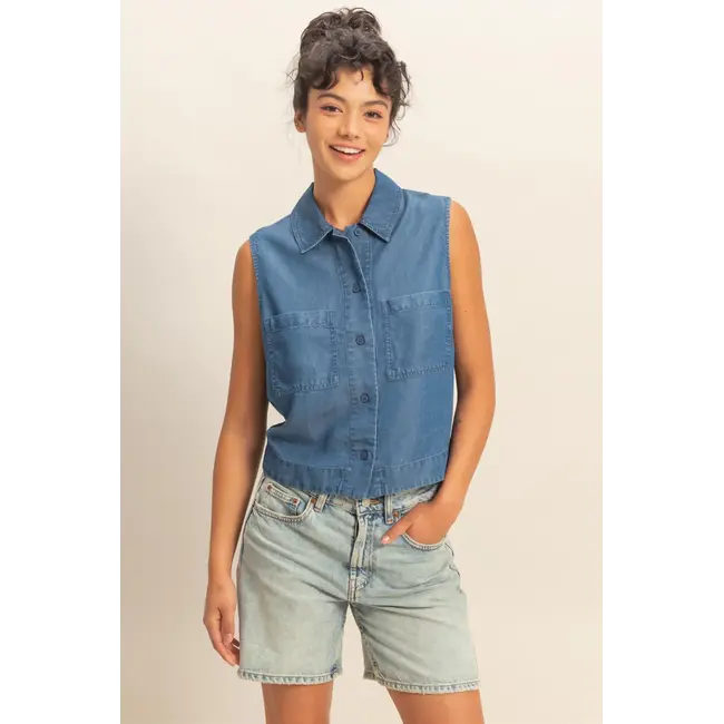 Double Zero Sleeveless Button-Up Top (DZ26C351)