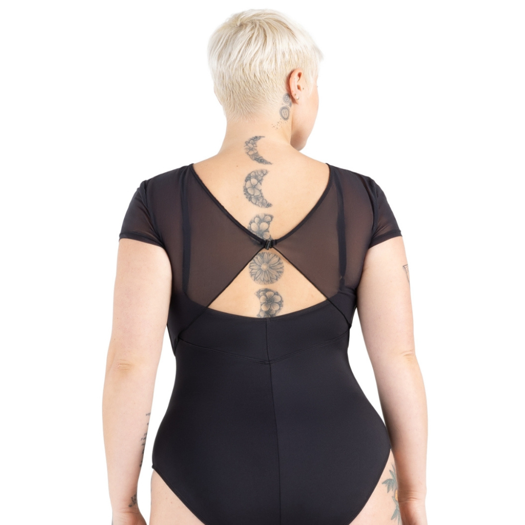 Capezio 12242W-Leotard Style Camisole Doté d'une Superposition de Manches en Mesh