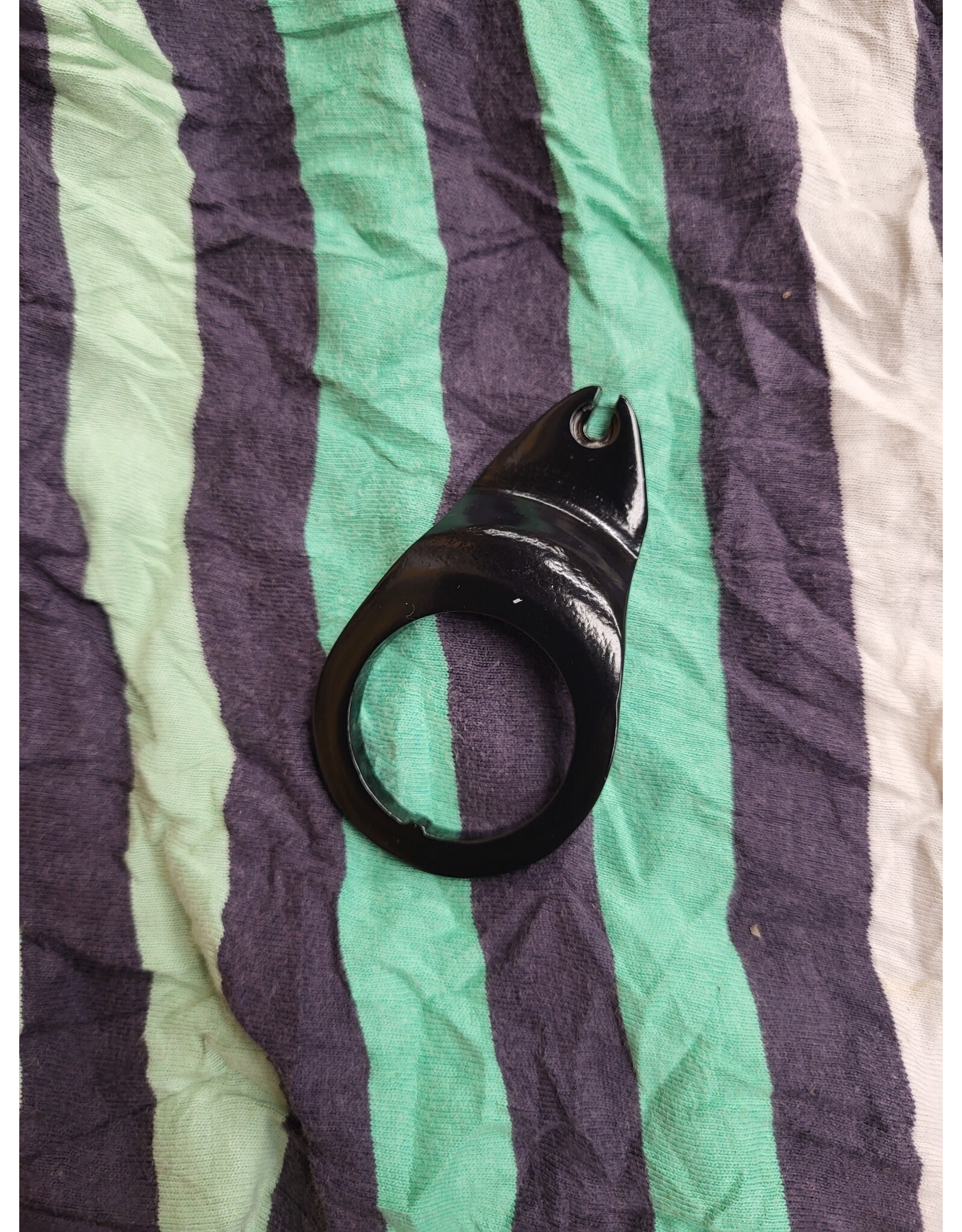 Kalloy Kalloy 1 1/8" Headset Cable Hanger Black