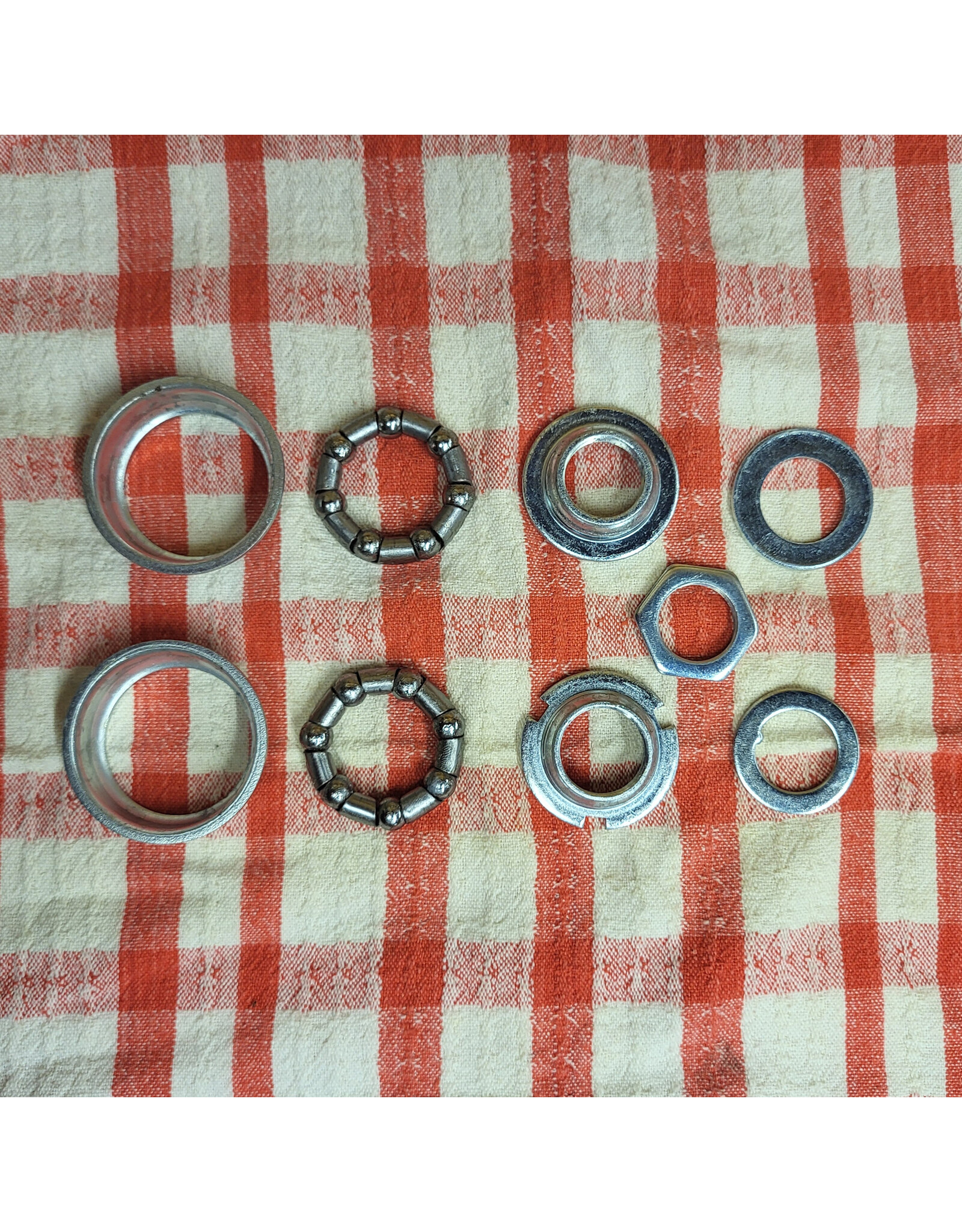 Basic American Bottom Bracket Fits 43mm Shell