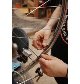 Natural Cycleworks Course Wheel Building 2 - Lacing, Tensioning, and Truing