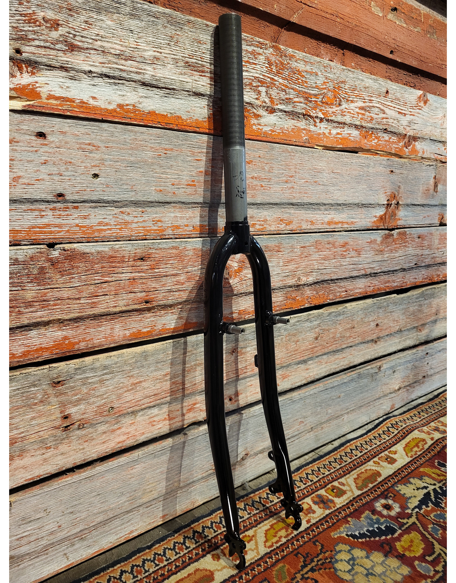 Generic 1 1/8" Threaded 700c Fork With Brake Posts Black 255mm Steerer