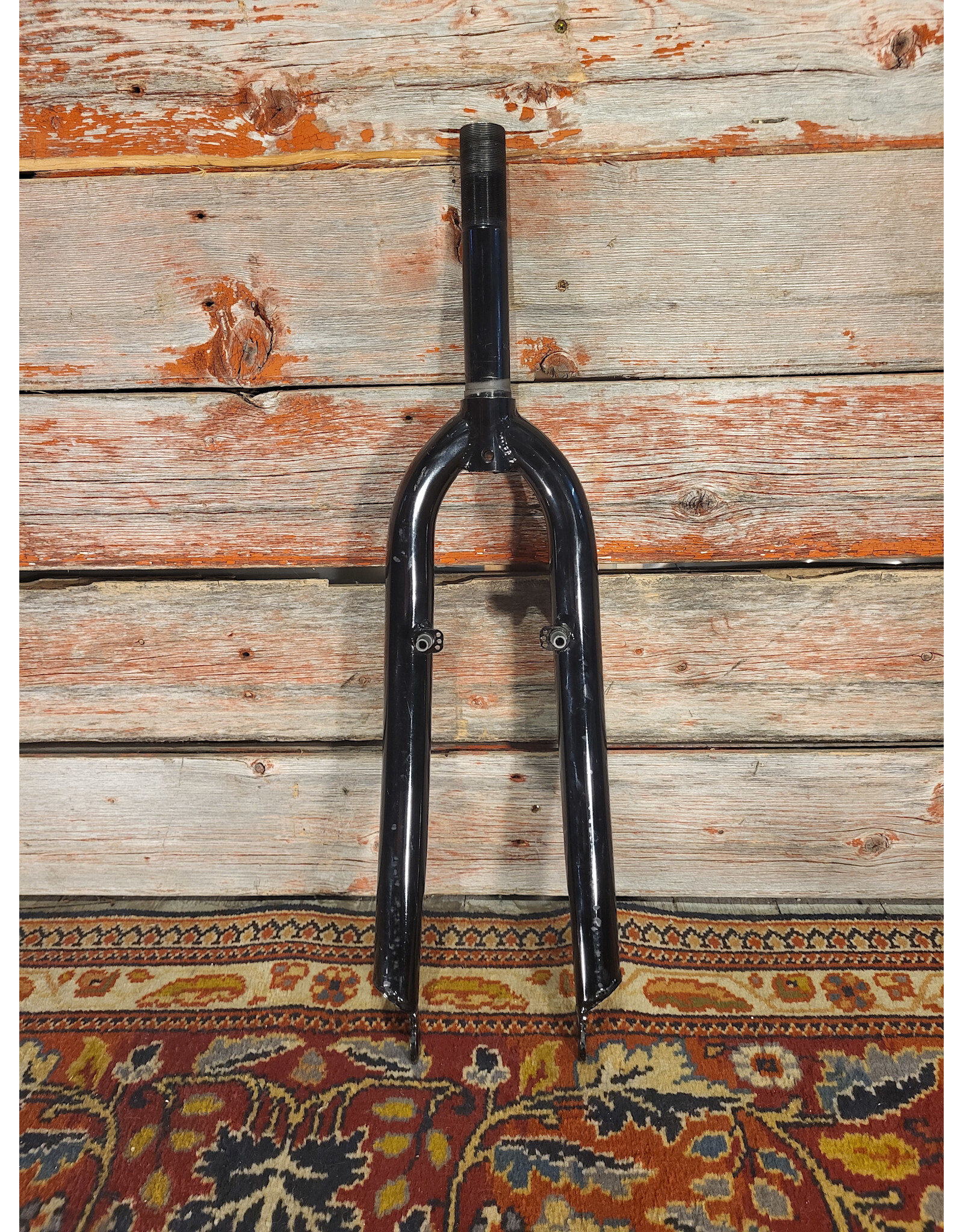 1 1/8" Threaded 26" Mountain Fork With Brake Posts Black 165mm Steerer