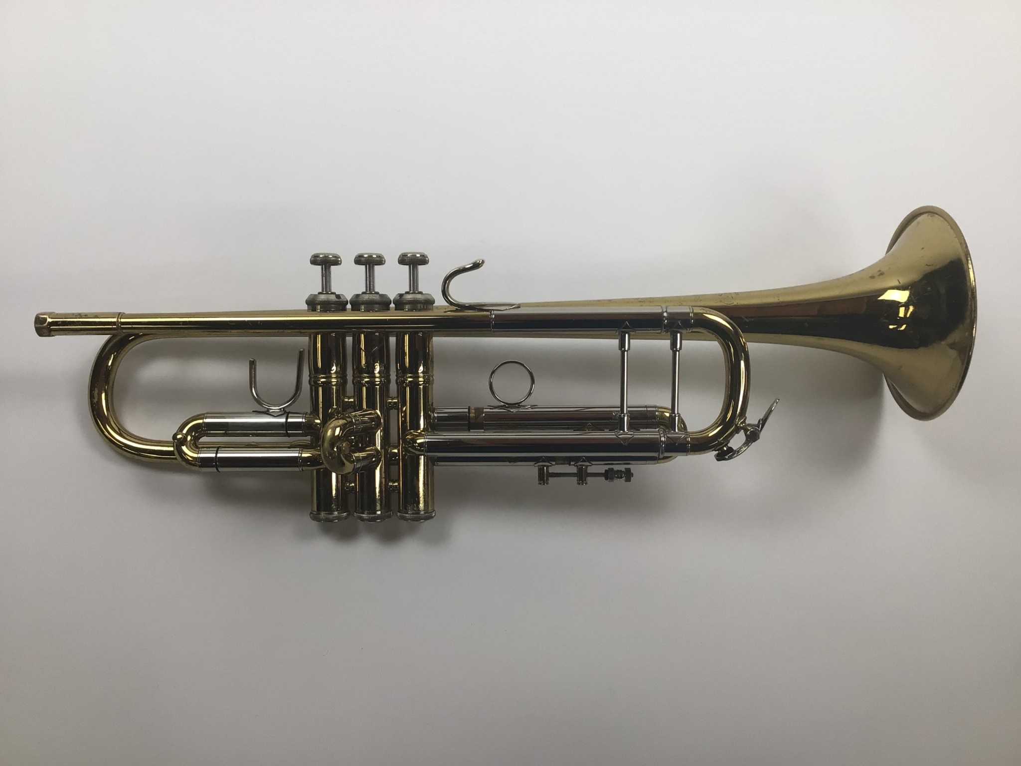 Used Bach 37 Bb Trumpet (SN: 245426) - Dillon Music Used Bach 37 Bb Trumpet (SN: 245426) - Dillon Music