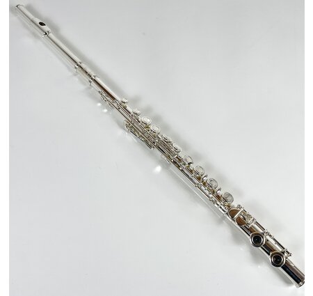 Used Giardinelli GFL-301 Student Flute (SN: FL22040863A)