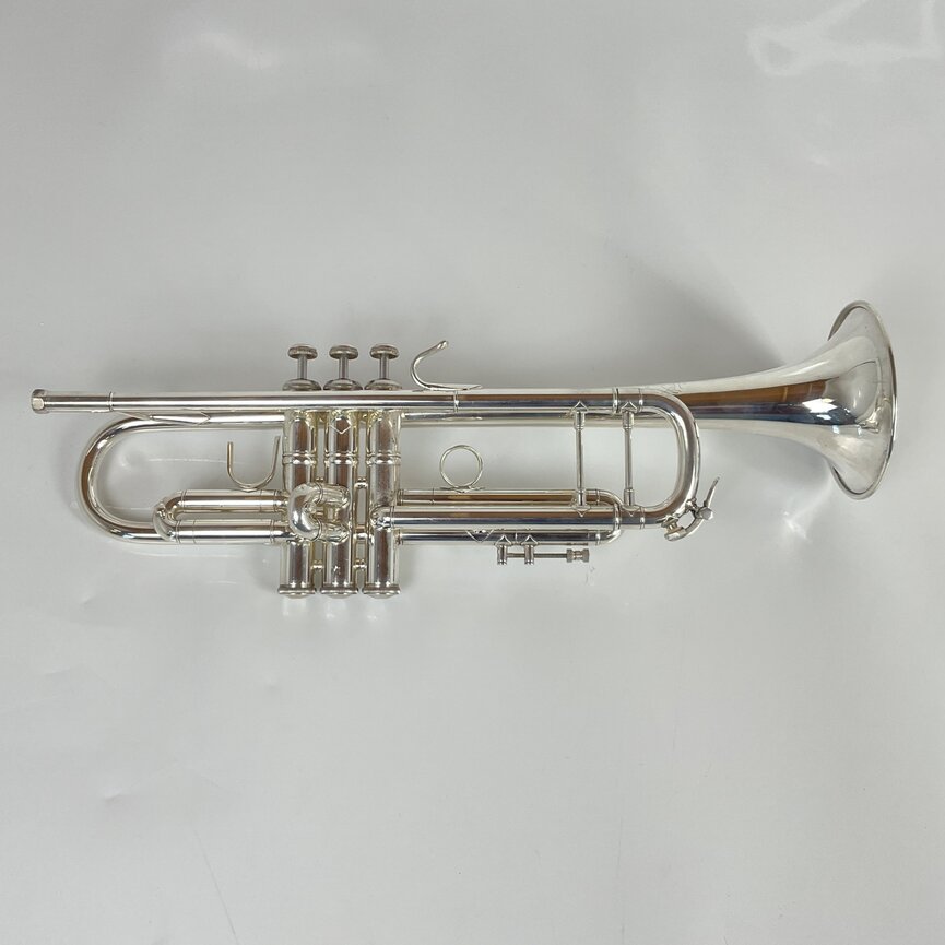 Used Bach 37 Bb Trumpet (SN: 422952)