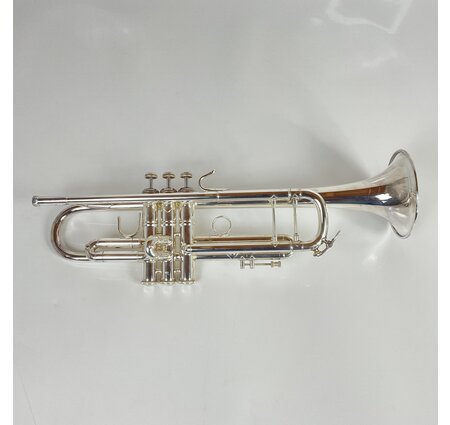 Used Bach 37 Bb Trumpet (SN: 418504)