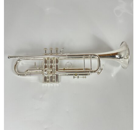 Used Bach 37 Bb Trumpet (SN: 693897)
