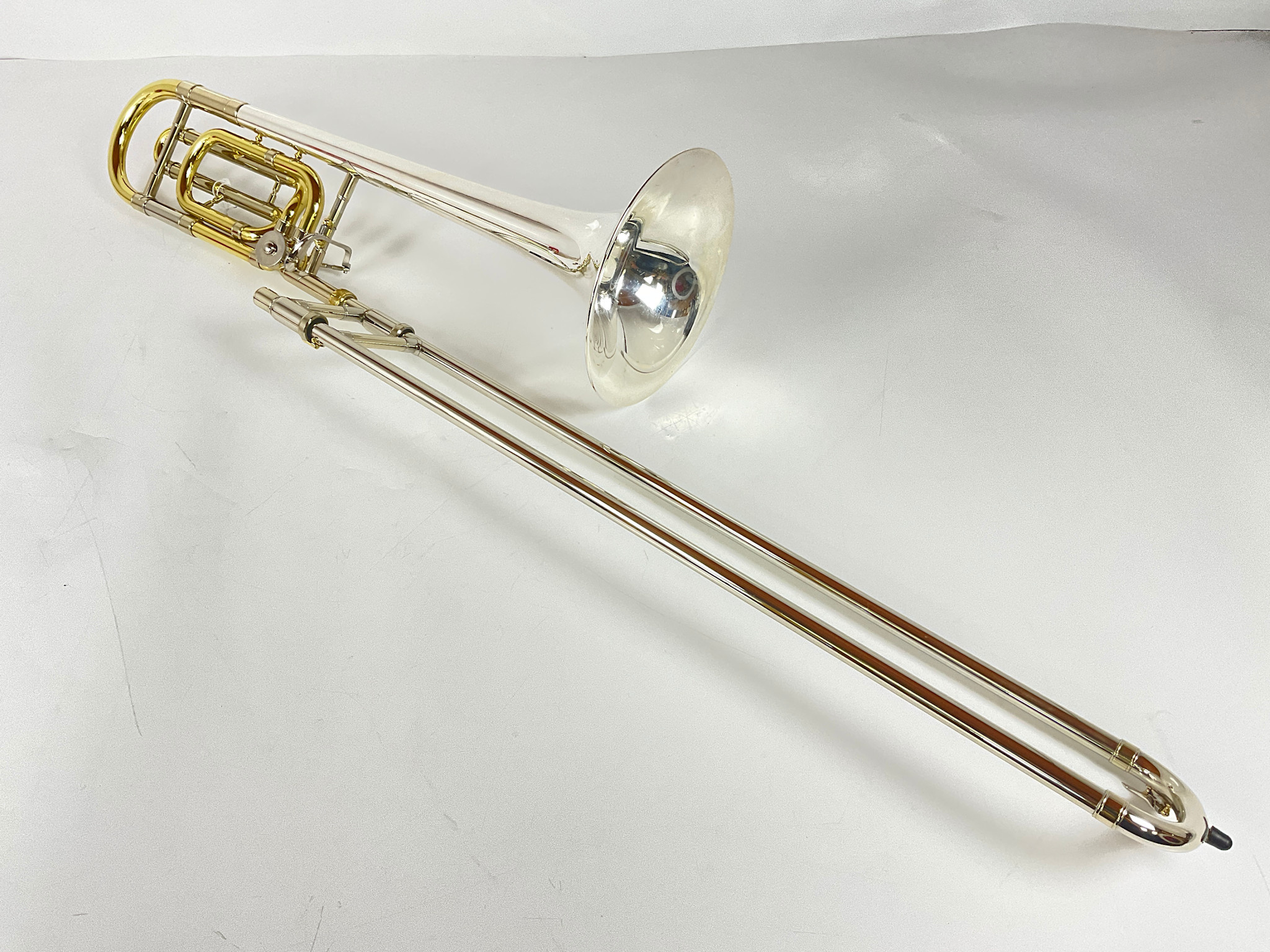 Classic Cantabile Tenor Trombone, Bb Setting, Brass, Nickel Silver Inner Slide, 215mm Bell, Drill 13.9mm, Varnished, Including Case, Nozzle And Cleaning Cloth