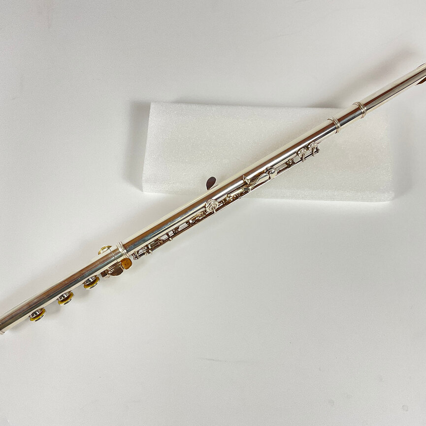 Used Yamaha YFL-581 Flute (SN:054176)