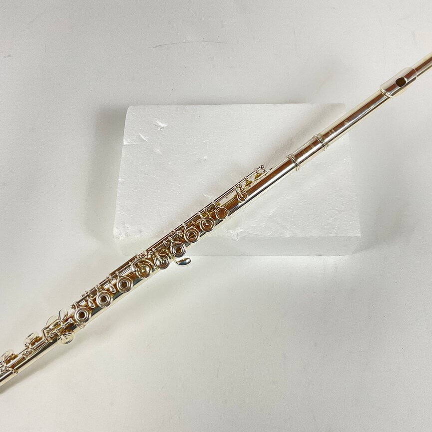 Used Yamaha YFL-777 Flute (SN: 067672)