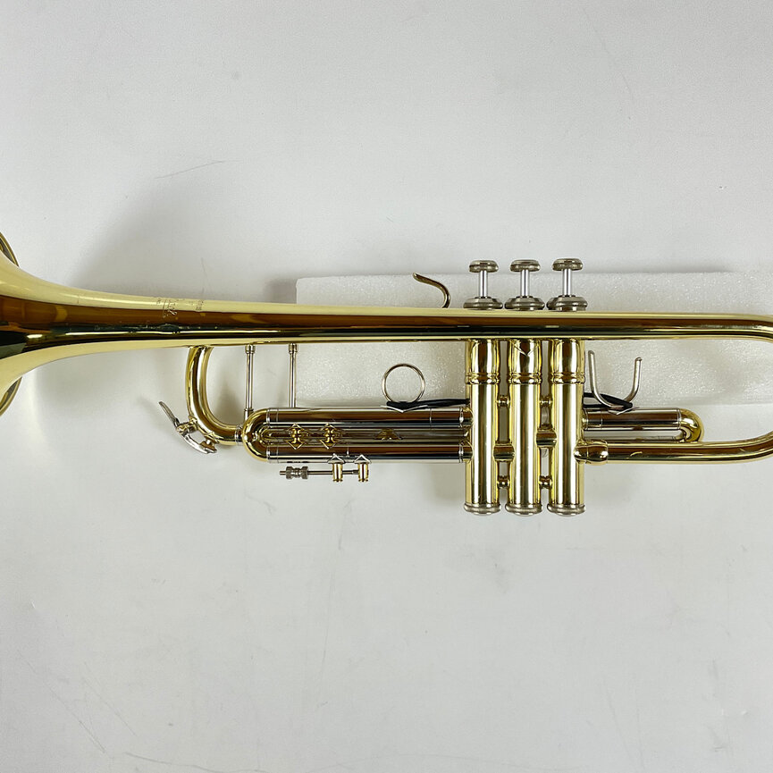 Used Bach 37 Bb Trumpet (SN:387811)