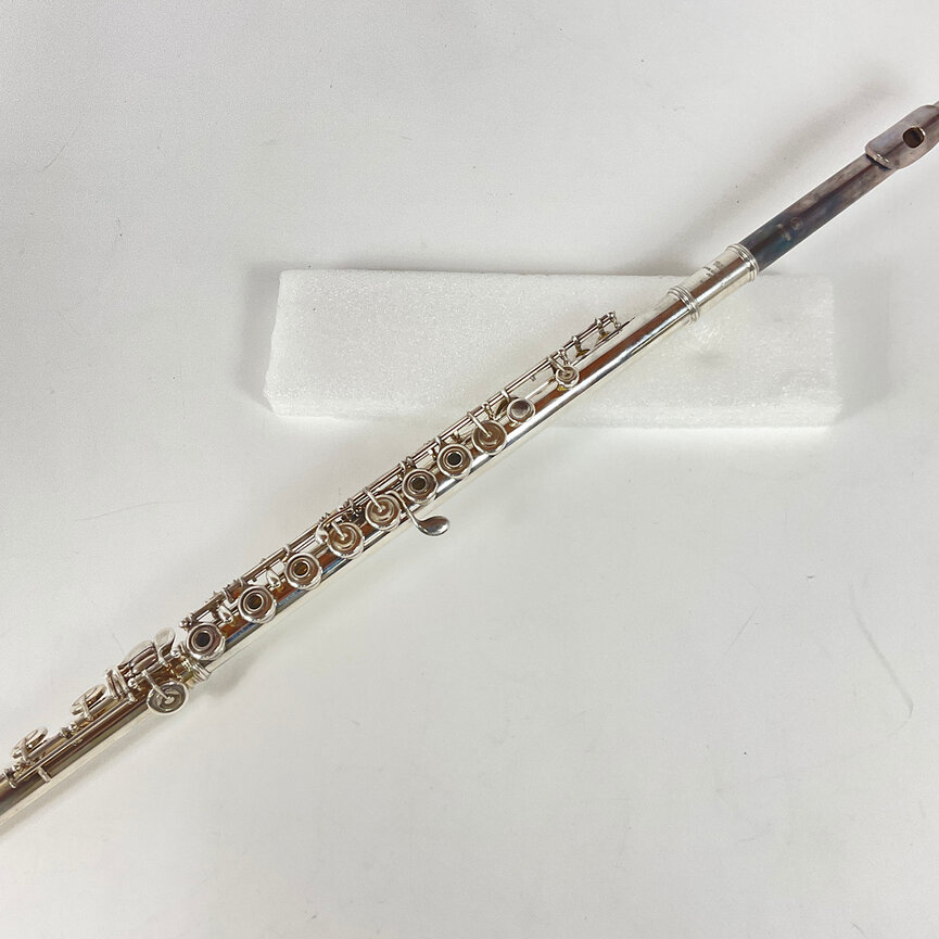 Used Yamaha YFL-881 C Flute (SN: 2748)