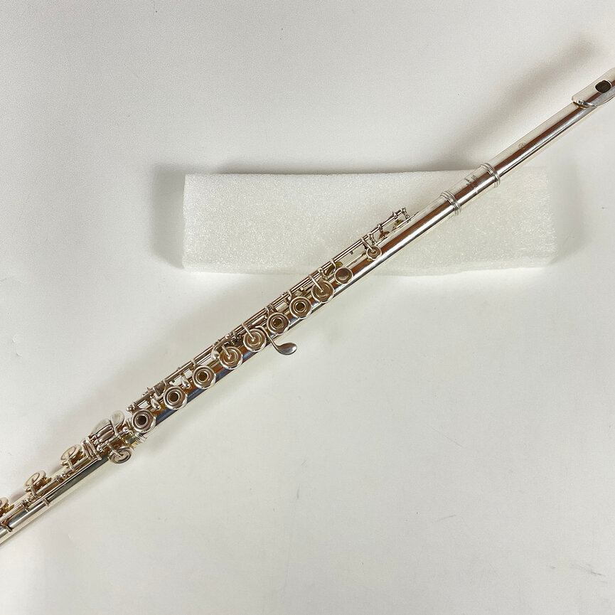 Used Yamaha YFL-881 C Flute (SN: 2748)