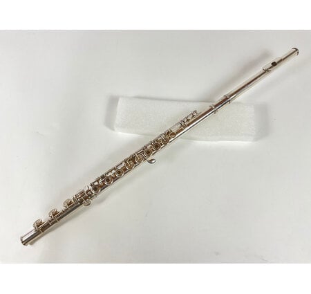 Used Yamaha YFL-881 C Flute (SN: 2773)