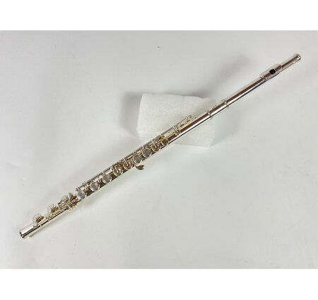 Used Yamaha YFL-881 C Flute (SN: 1489)