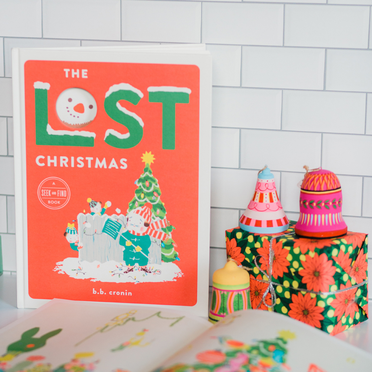 https://cdn.shoplightspeed.com/shops/612171/files/59679826/penguin-random-house-prh-the-lost-christmas-by-b-b.jpg