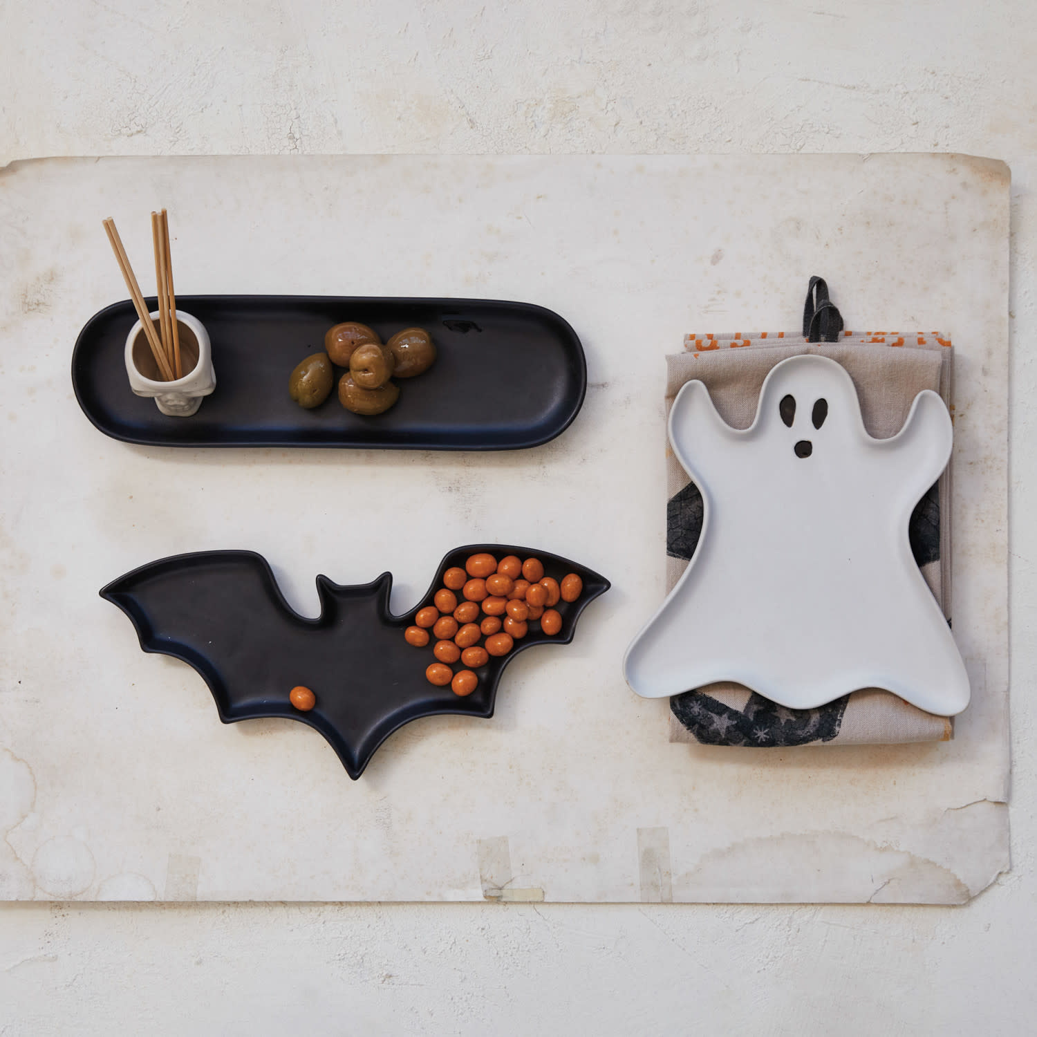 Creative Co-Op - CCO CCO HG - Bat Shaped Stoneware Dish