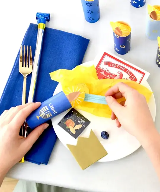 TOPS Malibu TOM PS - Hanukkah Tabletop Surprise Candle (assorted)