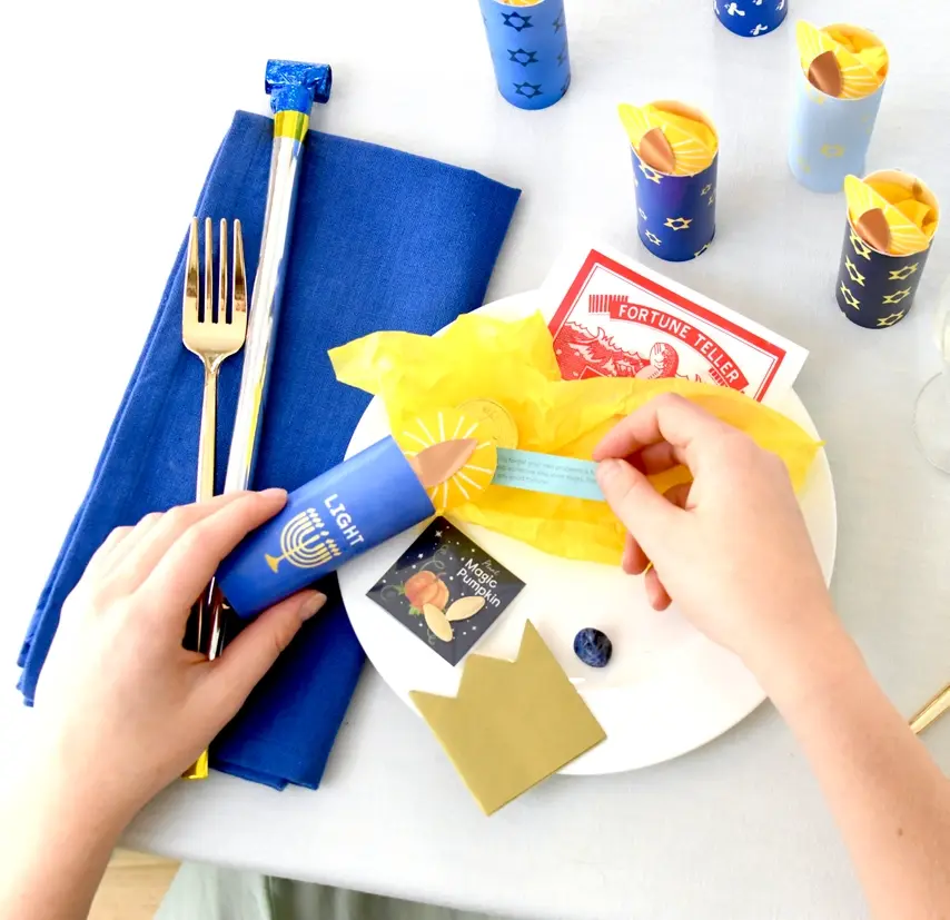 TOPS Malibu TOM PS - Hanukkah Tabletop Surprise Candle (assorted)