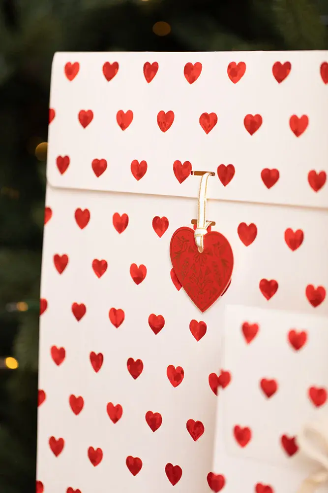 ATW GT - Red Heart Gift Tags