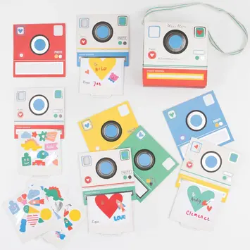 Meri Meri - MEM Meri Meri - Instant Camera Classroom Valentine's Note Set with Sticker, Set of 24