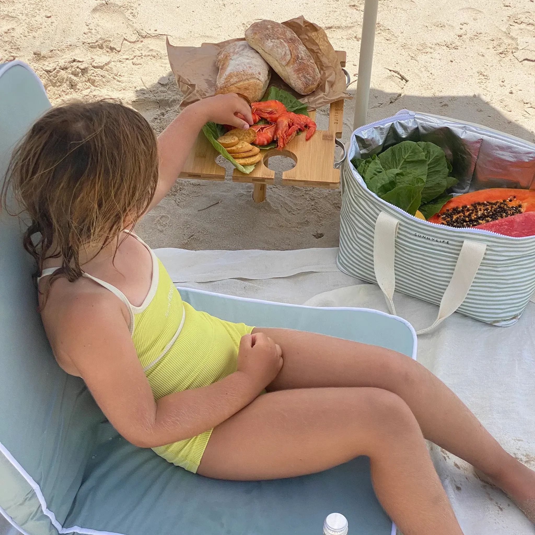 Sunnylife - SUN SUN GO - Portable Picnic Table,  Le Weekend Natural
