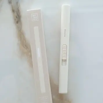 Botanica - BOT BOT CAAC - Flameless USB-C Rechargeable Lighter, Cream