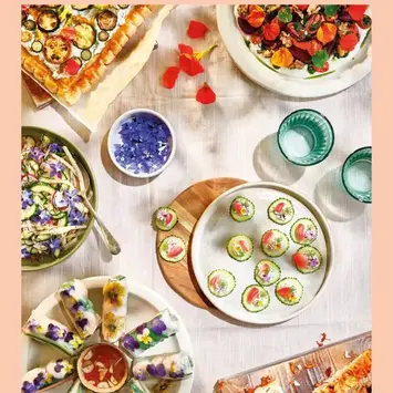 Chronicle Books - CB CB BORB - Edible Flower by Jo Facer and Erin Bunting