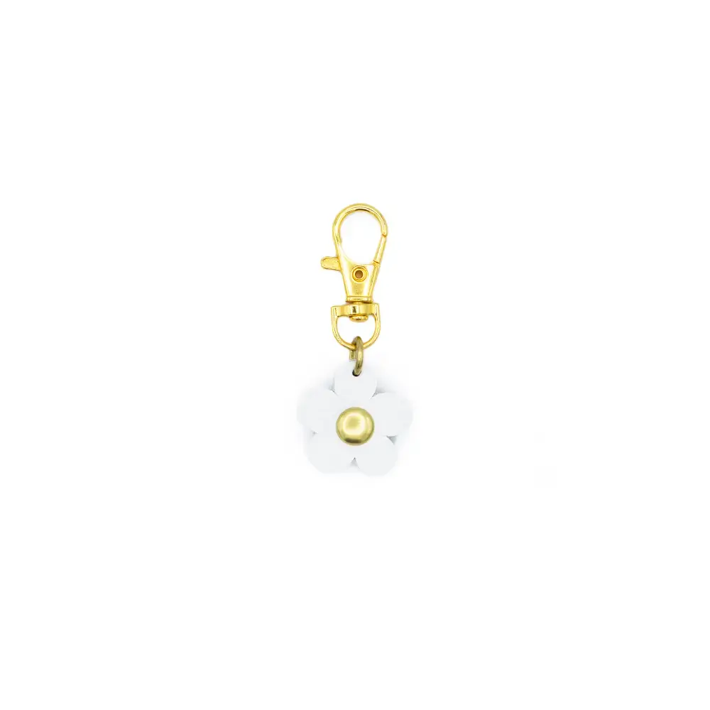 Glad & Young Studio - GYS GYS ACKC - Flower Leather Bag Charm Key Chain, White